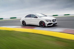 15C1446_10-300x200 Nowy Mercedes-Benz CLA oraz CLA Shooting Brake: Modernizacja designerskich gwiazd