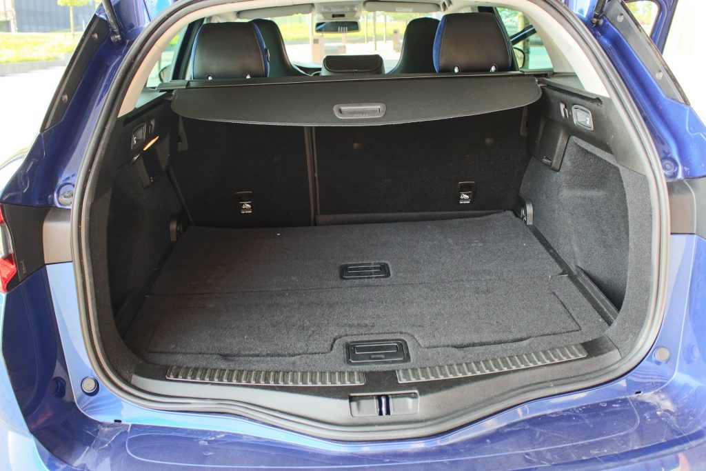 Megane-GT-37-1024x683 TEST | Renault Megane Grandtour GT 205 EDC - GieTe kwadrat