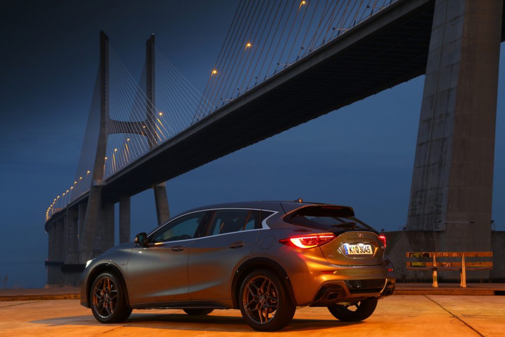 Infiniti-Q30-1024x683 Infiniti - znika z rynku. Lecz nie pozostawia swoich klientów samym sobie.