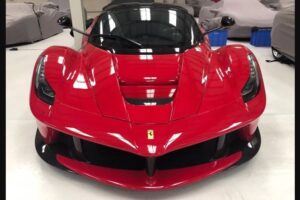 LaFerrari-Ferrari-2-300x200 Ferrari LaFerrari - 2014 - 2.190.000 EUR - Łódź - taki Prius tylko trochę szybszy