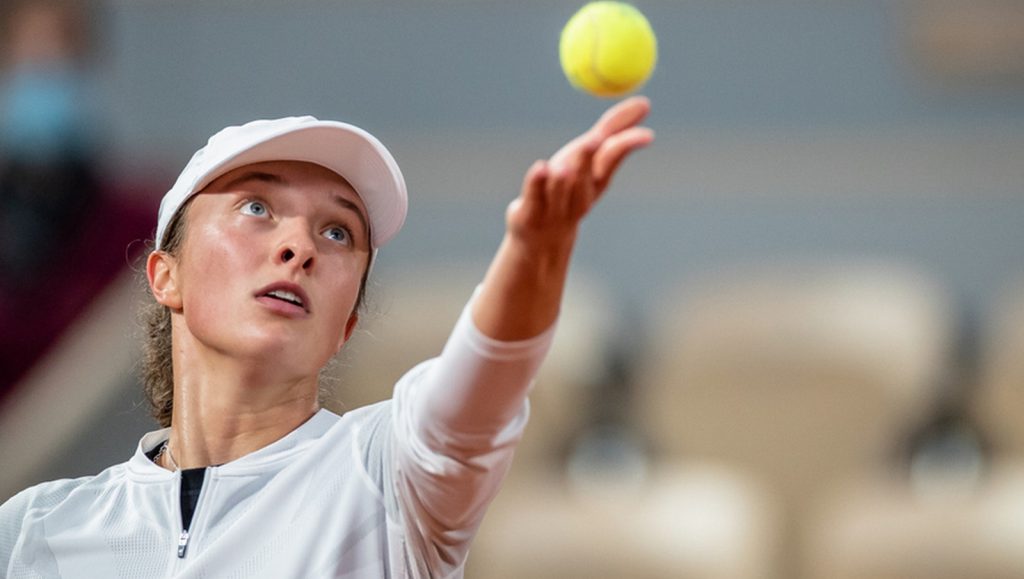Iga-Swiatek-1024x579 Iga Świątek wygrywa z Martiną Trevisan w ćwierćfinale French Open - autostrada do finału.