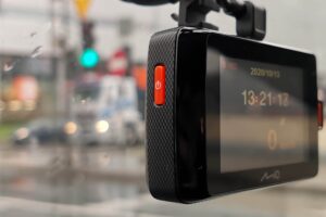 MioMiVue795-00017-300x200 TEST | Wideorejestrator Mio MiVue 795 - rejestrator wielu talentów - opinie, recenzja