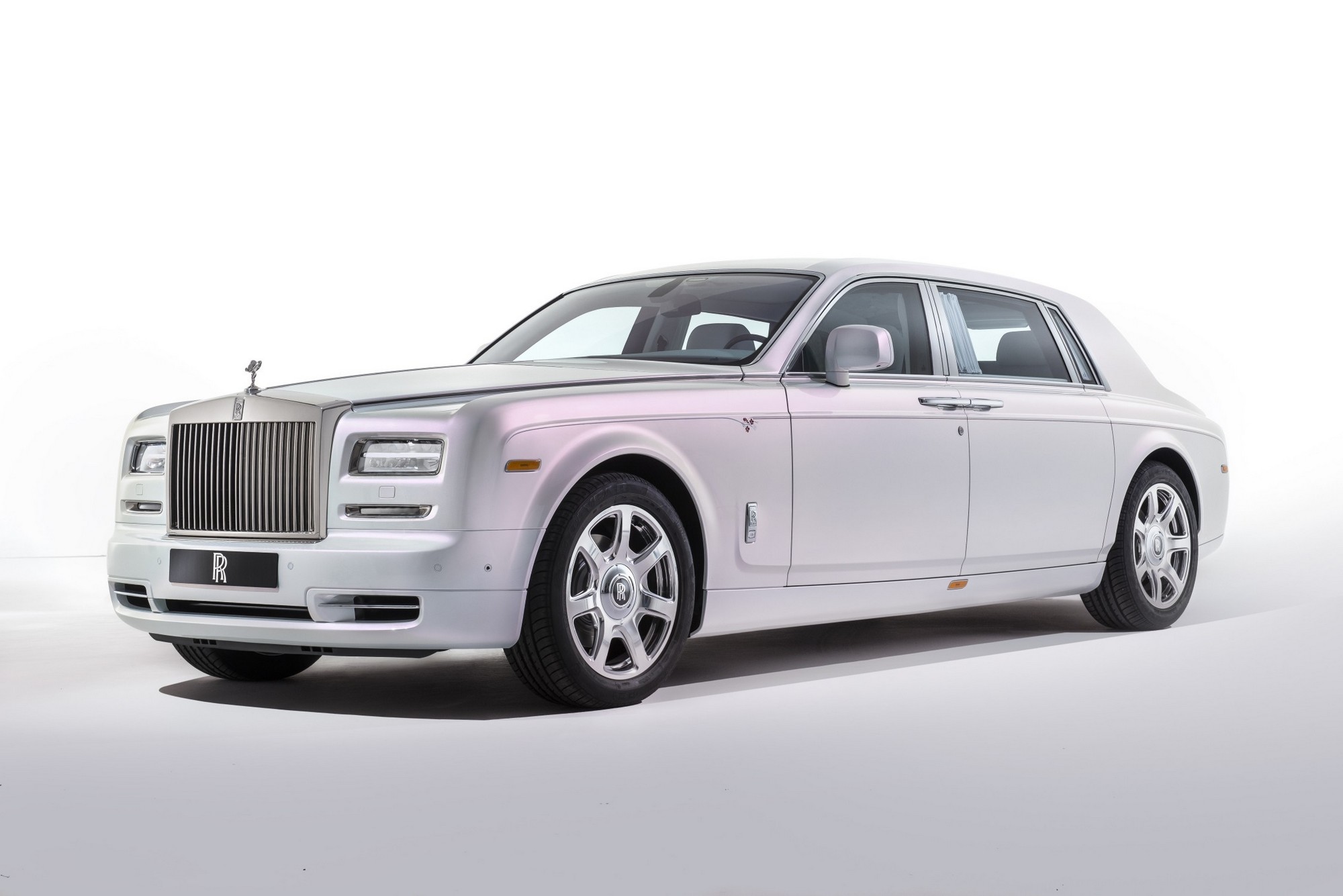 100-lat-rolls-royce-phantom-bespoke-historia-luksusu-0003 Phantom: 100 lat bycia lustrem dla najbogatszych